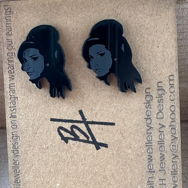 Puces d'oreilles silhouette Amy Winehouse