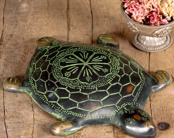 Estatua de latón de tortuga Vaastu con loto y numerología para la buena suerte, 21,5 cm