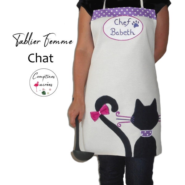 Joli tablier de cuisine femme personnalisé avec prénom avec motif chat noir élégant avec tissu violet à pois, tablier tissu toile de coton