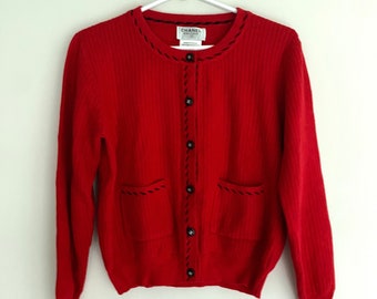 Vintage Chanel Red sweater londsleeves