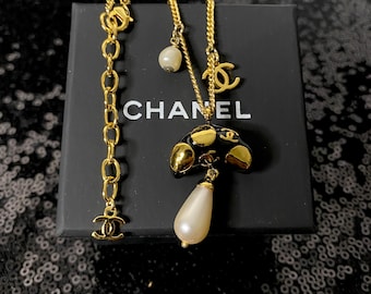Chanel classic dangling necklace pendant