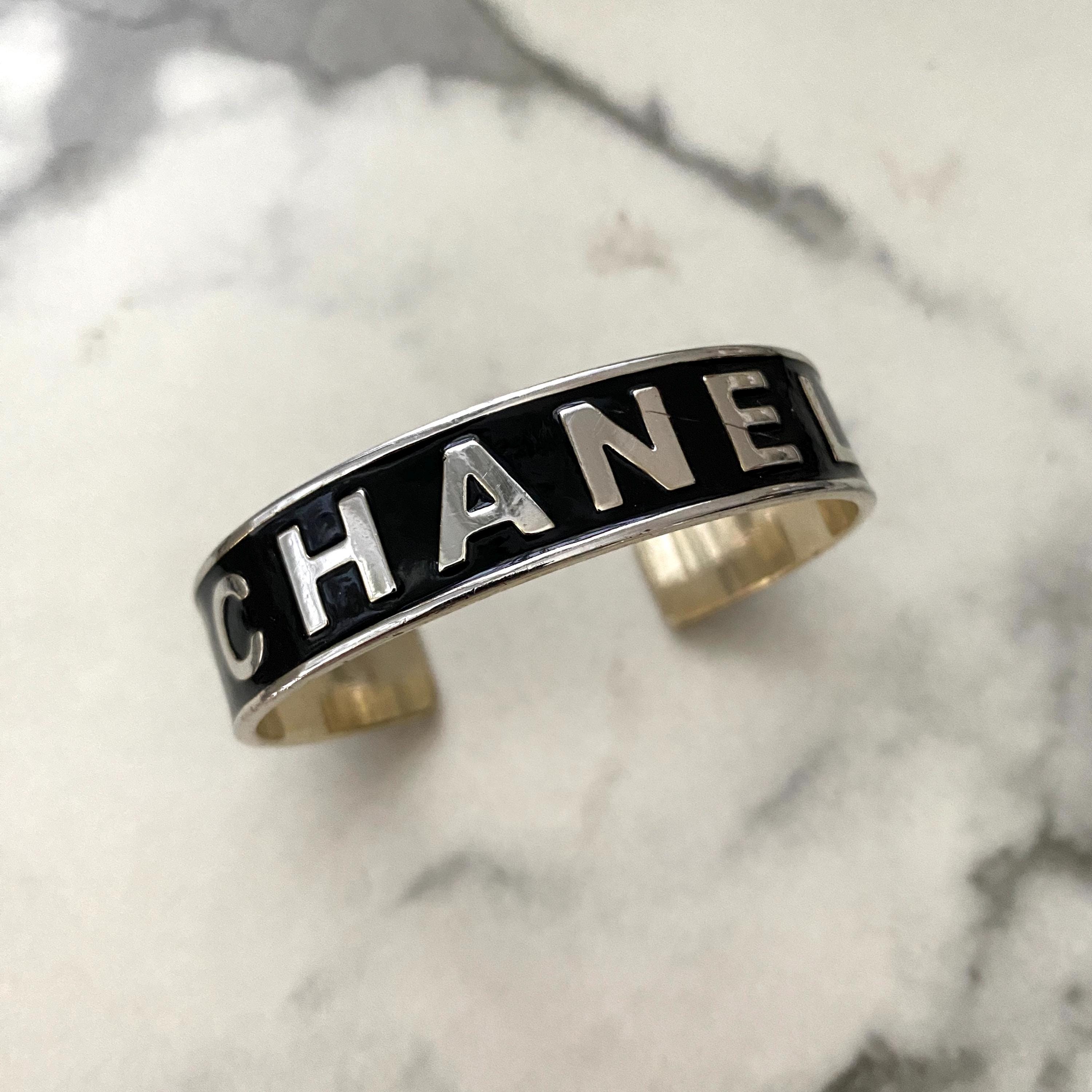 ヴィンテージ♥CHANEL♥シルバー♥バングル Vintage Chanel Bangle - Etsy