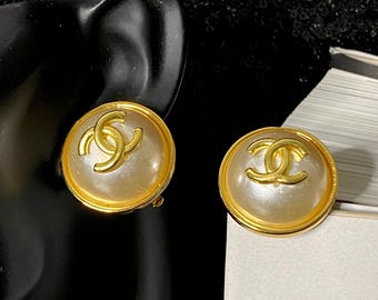 Vintage Chanel logo pearl earring