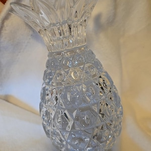 Heavy Crystal Glass Paperwght/ Candle Stk Pineapple 7" Has A Small Chip See Pics