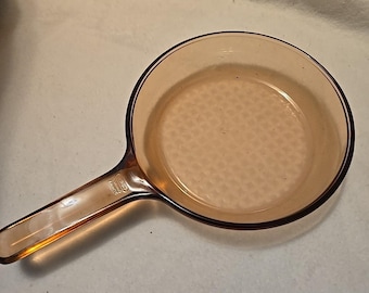 Sartén Corning Ware VISION de 7 pulgadas con fondo de gofre, color ámbar, fabricada en Francia.