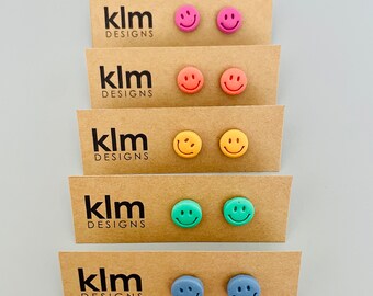 Back to School Regenbogen Smiley Ohrstecker l Valentines Brights Kollektion | Perfekt für Sommer, Schulanfang & Lehrer Geschenke!