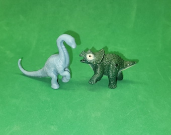 Apatosaurus hatchling by Avelorozco