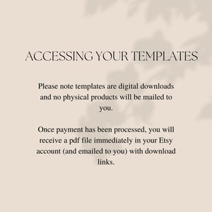 Pu&ograve; includere: Sfondo beige con il testo "ACCESSO AI TUOI MODELLI". Il testo spiega che i modelli sono download digitali e verranno inviati come file PDF all'account Etsy dopo l'elaborazione del pagamento. L'immagine ha un'ombra di foglia.