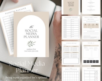 Peut inclure: Un planificateur de médias sociaux imprimable beige et vert avec le texte "the social media planner" et "a planner from your name goes here". Le planificateur comprend des sections pour la gestion des hashtags, le suivi des mots de passe, les audits des médias sociaux, les examens mensuels, les calendriers de publication et les tâches quotidiennes.
