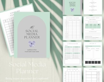 Peut inclure: Un planificateur de médias sociaux imprimable vert et gris avec le titre "the social media planner" et le texte "a planner from your name goes here". Le planificateur comprend des sections pour l'analyse YouTube, le suivi Pinterest, l'audit des médias sociaux, la revue de 6 mois, la vue d'ensemble annuelle, le pilier 3 et les tâches quotidiennes.