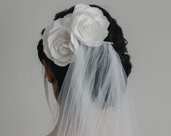 Flowers Haircomb, White Haircomb, Handmade Flower Haircomb, Bridal Accesory, Bridal Haircomb, Custom Hair Accesory, Wedding Hair ccesory