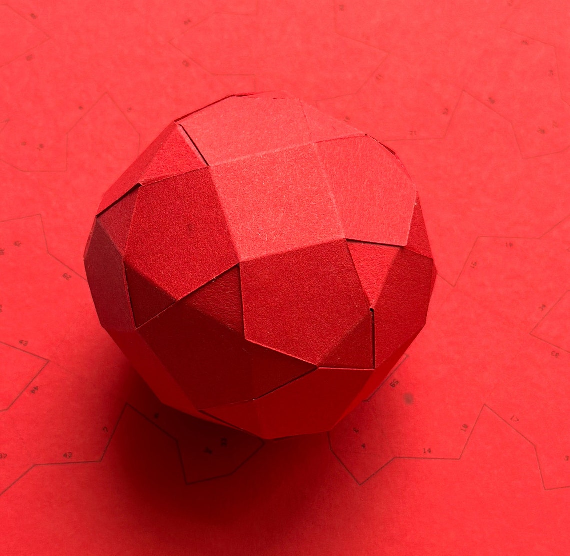 Geo Balancing 3D Paper Model - DIY Craft Kit - Perfect for Christmas ...
