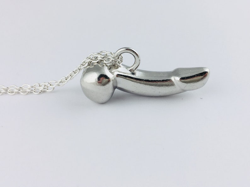 Collana a forma di pene, gioielli con dildo, collana a forma di pene, regalo con barzelletta volgare, regalo scherzoso, regali per addii al nubilato con Babbo Natale segreto e gioielli femministi. immagine 2