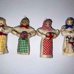 Lot 4 Handmade Mini Corn Husk Country Women Dolls VTG Flowers Sweeping Apron