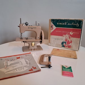 Child's Singer Sewhandy Sewing Machine Electric Model 50 Orange