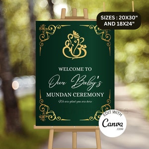 Könnte beinhalten: Ein dunkelgrünes Schild auf einer Holzstaffelei mit goldenen dekorativen Elementen und Text. Auf dem Schild steht "WELCOME TO Our Baby's MUNDAN CEREMONY" mit dem Text "We are glad you are here" darunter. Größen: 50.8x76.2cm und 45.7x61cm.