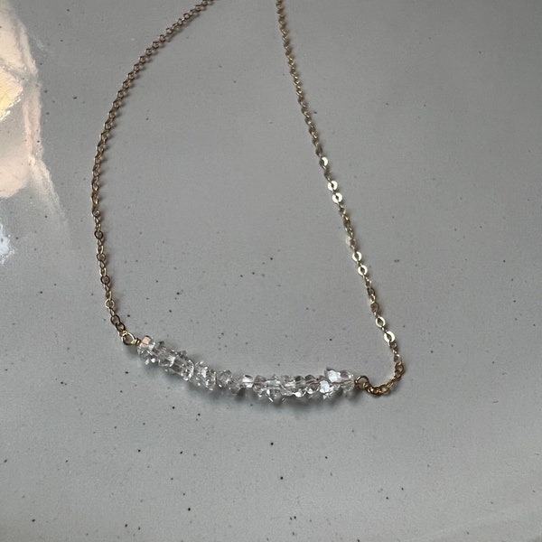 Petit collier barrette diamants Herkimer en quartz