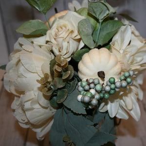 Thanksgiving Holiday Dining Table Floral Arrangement Centerpiece Fall Décor in Soft Cream & Green Colors