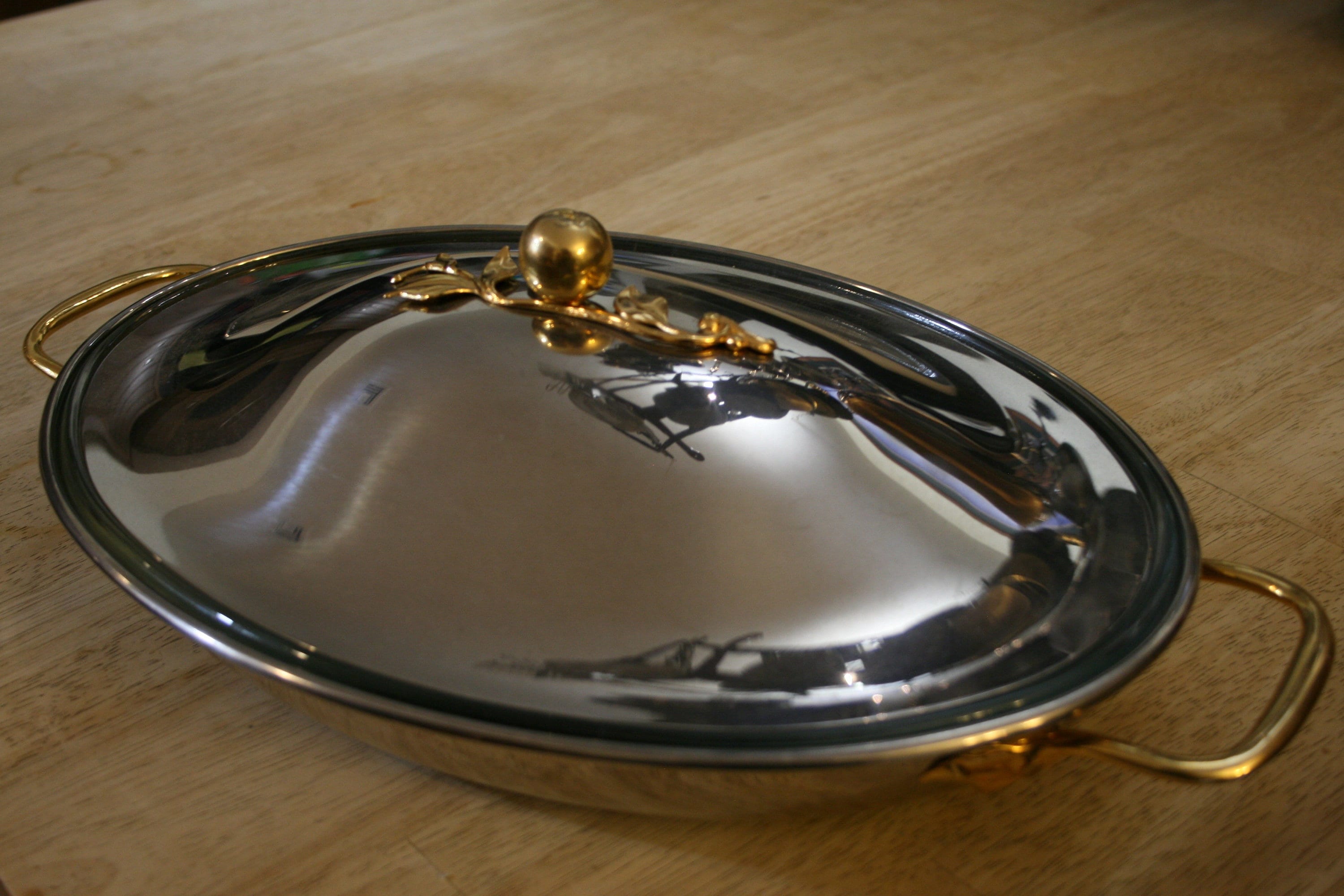 Vintage 18/8 Stainless Steel Oneida Apples and Twigs Oval Covered