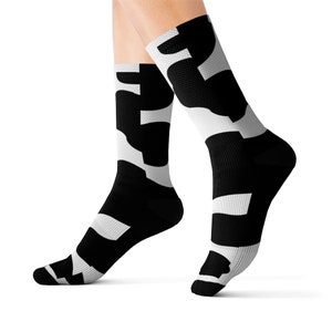 Patrón de vaca Calcetines de sublimación en blanco y negro - Calcetines lindos / Calcetines divertidos / Perfecto para regalo / Calcetines novedosos / Calcetines unisex / Calcetines de animales