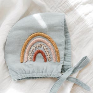Wildflower Embroidered Linen Baby Bonnet, Hand Embroidered Linen Bonnet, Hand Embroidered Linen Bonnet, Baby Brim Bonnet, Custom Baby Bonnet