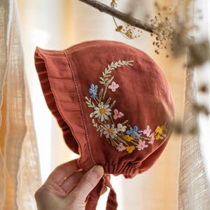 Wildflower Embroidered Linen Baby Bonnet, Hand Embroidered Linen Bonnet, Hand Embroidered Linen Bonnet, Baby Brim Bonnet, Custom Baby Bonnet