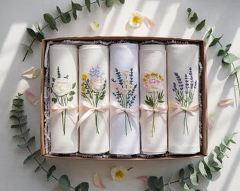 Servilletas personalizadas bordadas a mano, servilletas de lino hechas a mano, servilletas florales para regalo de boda, decoración de mesa hecha a mano, regalo de inauguración de casa