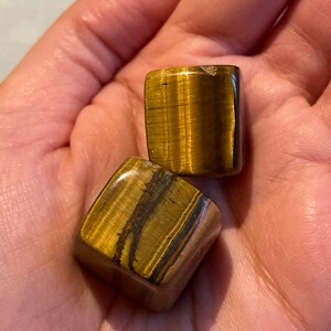 Tigers Eye cube
