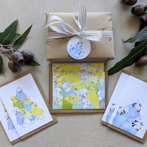 Set van 6 cadeaukaarten/notitiekaarten voor liefhebbers van parkieten.  Kies tussen een gemengde kaartenset of een set blauwe parkieten. Cadeau verpakt met label.