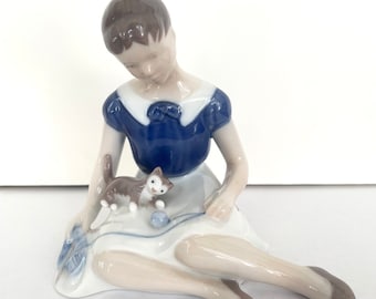 Bing & Grøndahl 2333 Girl With Cat and Dog Figurine | Vintage