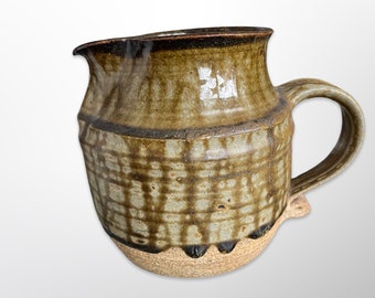 Keramikkrug mit Tropfglasur