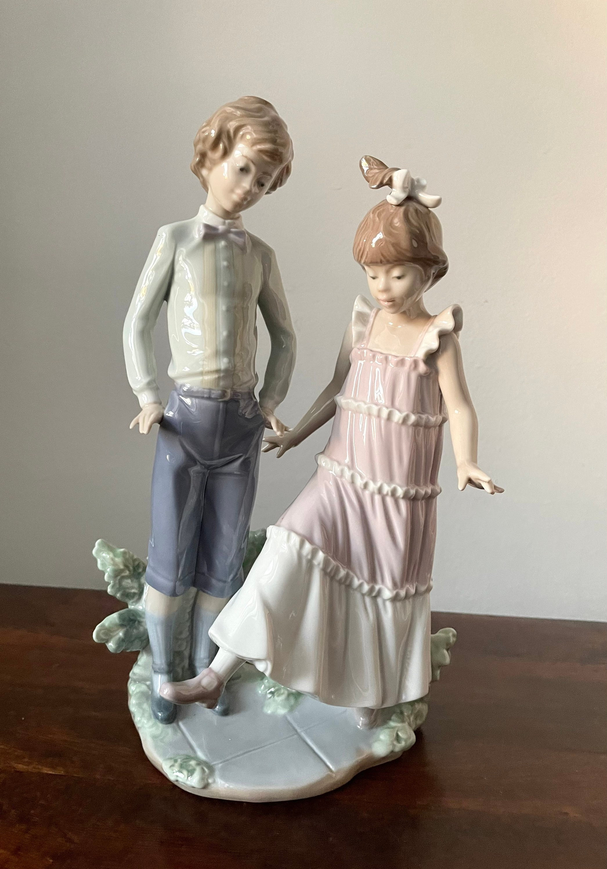 LLADRO リヤドロ ワンツースリー 男の子 女の子 フィギュリン 5426 LLADRO リヤドロ ワンツースリー 男の子 女の子 フィギュリン