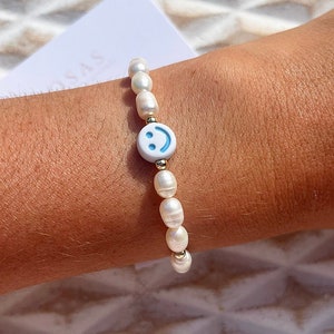 Pearl bracelet / Smiley Bracelet / festival bracelet