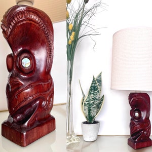 Vintage NZ Maori carved wooden table lamp Wheku head with paua eyes | 50s 60s tiki style