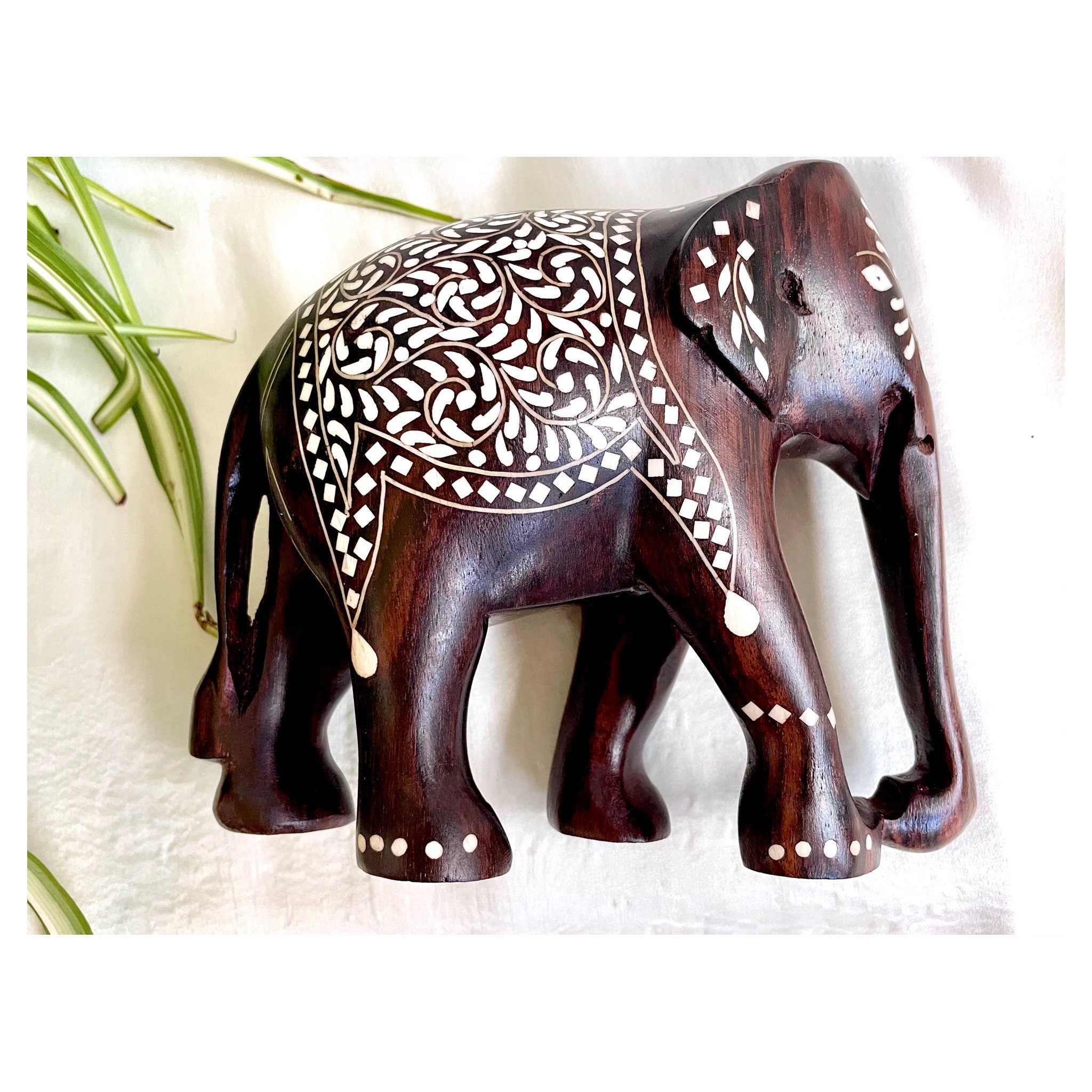 Juego de decoración de elefante de la suerte con troncos – Feng Shui resina  negro y dorado pareja elefante figuritas – Par de estatuas de elefantes