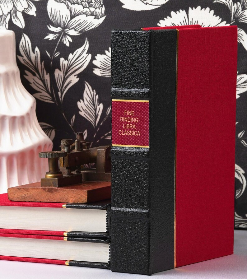 Le livre de la vie de Deborah Harkness, couverture rigide en cuir, édition spéciale (cadeau de luxe) image 2