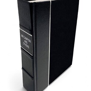 El Sr. Campion y otros de Margery Allingham. Libro de tapa dura y encuadernado en cuero - Edición de coleccionista (Regalo personalizado).