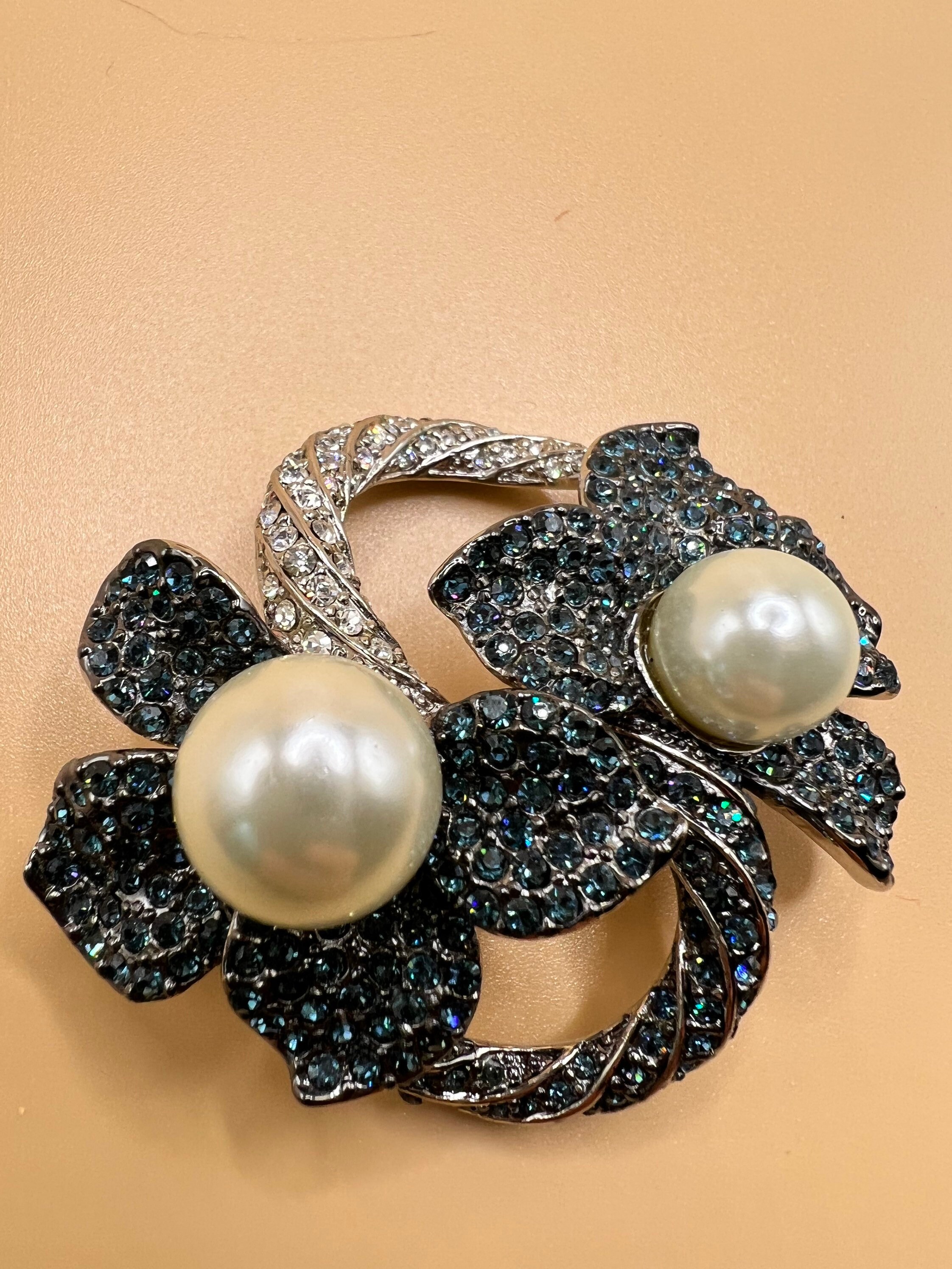 Carolee brooch best sale