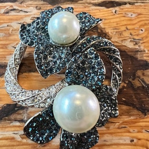 Carolee Rhinestone vintage Carolee pin/brooch