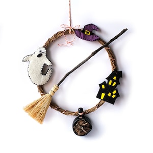 Ghirlanda decorativa di Halloween per porte, cappello da strega, casa spettrale, calderone, scopa da strega e fantasma. Decorazione da parete di Halloween, regalo personalizzato per bambini.