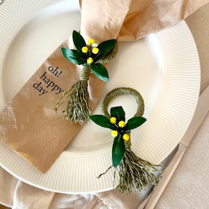 Portatovaglioli e segnaposto a forma di fiore di mimosa, decorazioni primaverili per la tavola, bomboniere floreali per baby shower e matrimoni, decorazioni in stile fattoria. Regalo personalizzato.