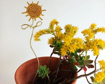 Décor de pieu de tournesol, compagnon de plante personnalisé, marqueur de jardin de tournesol, cadeau unique pour jardinier, fête des mères, fête des pères.