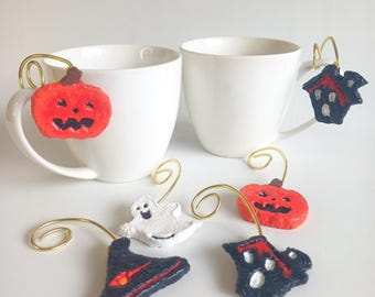 Halloween glass charm set, festive ceramic drink marker set witch hat, haunted house, pumpkin, ghost, Personalized festive gift. Table decor