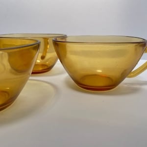 Vintage 1960er Jahre Vereco France Französisches Set in Braunglas 4 Tassen Gläser Becher