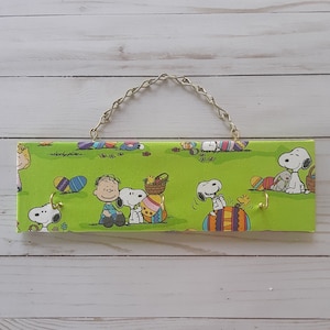 Snoopy Easter Key Holder, Peanuts Key Hanger, Charlie Brown Home Decor, Spring Wall Decor