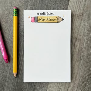 Personalisierter Notizblock des Lehrers mit Bleistift-Design, benutzerdefiniertes Lehrergeschenk, Schulnotizblock, Geschenk zum Jahresende Lehreranerkennung