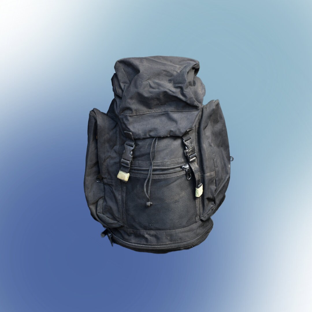 Militär Tasche, Militärischen Rucksack, Tarnung, Isoliert Weißem  Hintergrund Lizenzfreie Fotos, Bilder und Stock Fotografie. Image 72599888.