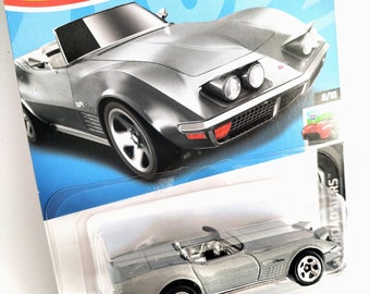 Hot Wheels Corvette Stingray 72 – édition Factory Fresh 5/10 – Carte Courte – Rouge – 1:64 – Superbe Détail Pour Collectionneurs Et Enfants