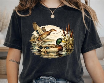 Camiseta Comfort Colors® Retro Mallard Ducks, camiseta gráfica de aves acuáticas de los 90, ropa vintage para amantes de los animales.