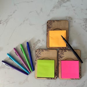 Floral wood post it note holder